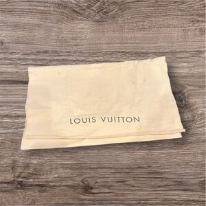 Louis Vuitton Beige dust Bag 17x11